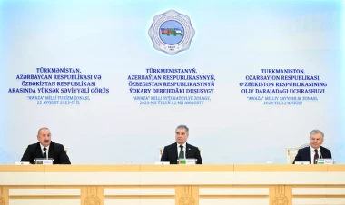 İlham Əliyev, Qurbanqulu Berdiməhəmmədov və Şavkat Mirziyoyev mətbuata birgə bəyanatla çıxış ediblər - VİDEO - FOTO
