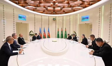 Prezidentin Türkmənistan Xalq Məsləhətinin sədri ilə geniş tərkibdə görüşü olub -  VİDEO - FOTO