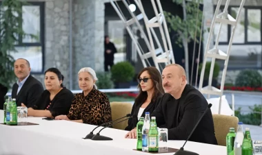 İlham Əliyev və Mehriban Əliyevanın Kəlbəcər sakinləri ilə səmimi söhbəti - FOTO