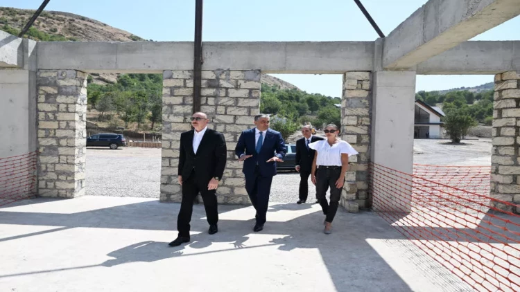 İlham Əliyev və Mehriban Əliyeva “Hacıkənd” istirahət kompleksinin tikintisi ilə tanış olublar - VİDEO - FOTO