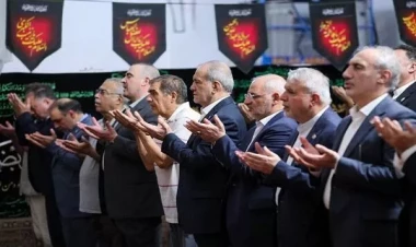 Pezeşkian İrəvanda Göy məsciddə namaz qıldı
