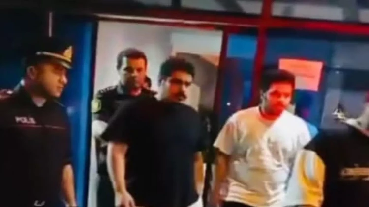 Şəhidlər Xiyabanında video çəkən turistləri hansı cəza gözləyir?