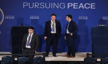 Ağ Ev: Sammit “üçün üçə” formatında keçiriləcək - FOTO