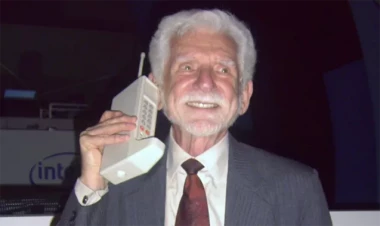 Bu köhnə telefonu 20 min manata sata bilərsiniz - FOTO