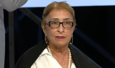 Mərhum həyat yoldaşından danışıb kövrəldi