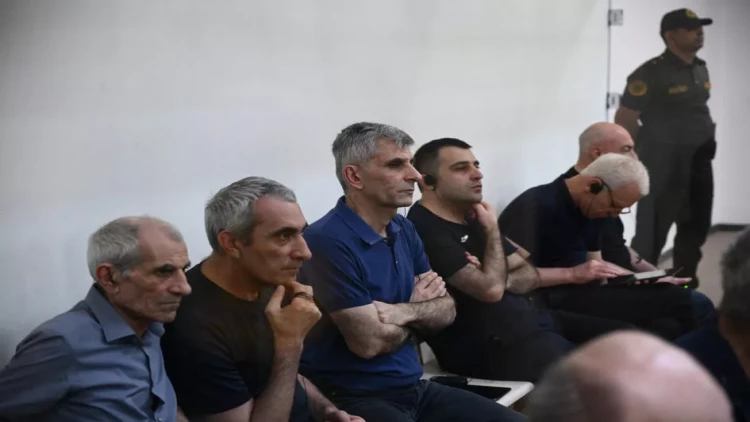 İşgəncələrə məruz qalmış şəxslər məhkəmədə ifadə veriblər - FOTO