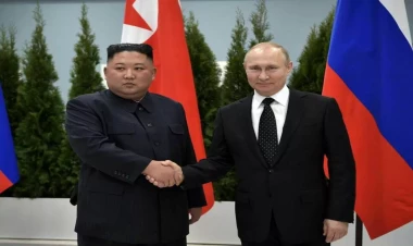 Putin Kim Çen In ilə telefonla danışdı
