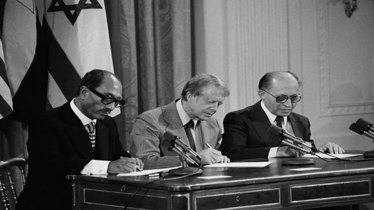 İlham Əliyev Paşinyandan niyə qələmi götürməsini istədi? - Jestin tarixçəsi