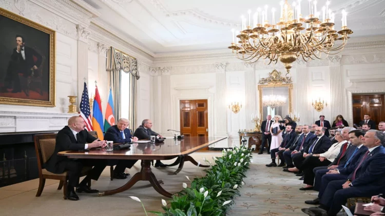 Paşinyan Ağ Evdə mətbuata bəyanatla çıxış edib