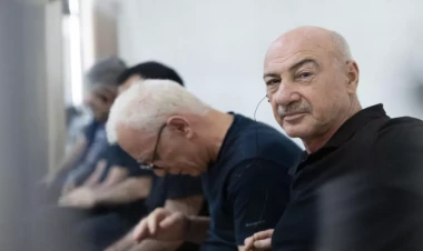 Əsirlikdə işgəncələrə məruz qalmış şəxslər məhkəmədə ifadə veriblər - FOTO