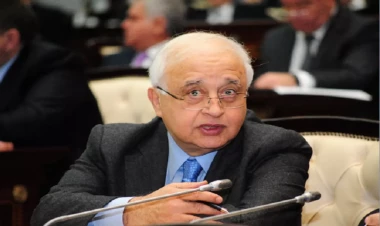 Elçin Əfəndiyev vəfat etdi