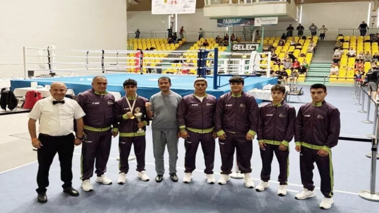Boksçumuz Almaniyada gümüş medal qazandı