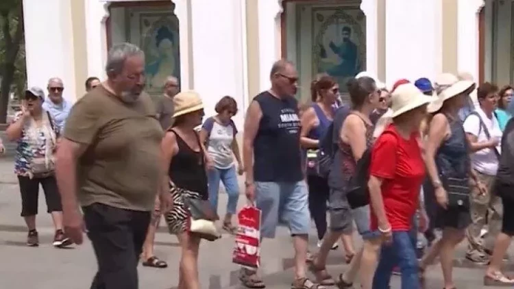 Bakıya gələn rusiyalı turistlər nələr danışdı? - VİDEO