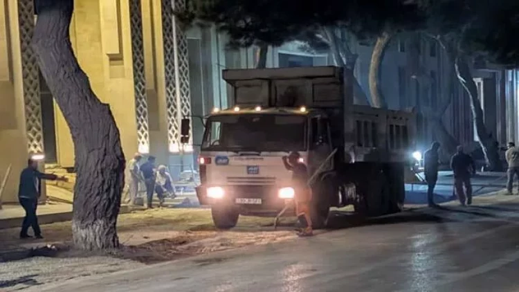 Gecə ilə səkini tutub, ağacları asfaltlayaraq parkinq edənlər cəzalandırıldılar - FOTO