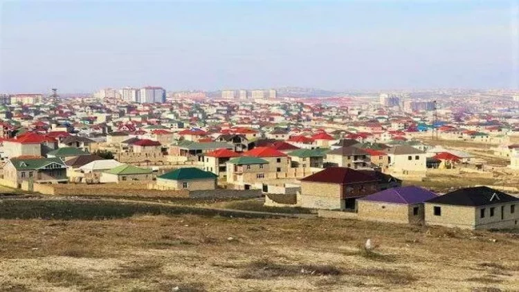 100 minə yaxın daşınmaz əmlaka 