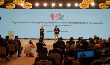 3-cü Şuşa Qlobal Media Forumu işinə davam edir - FOTOlar