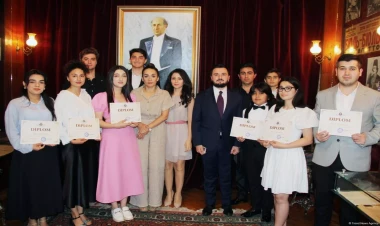 Bülbül Vokal Məktəbi tələbə qəbulu elan edir