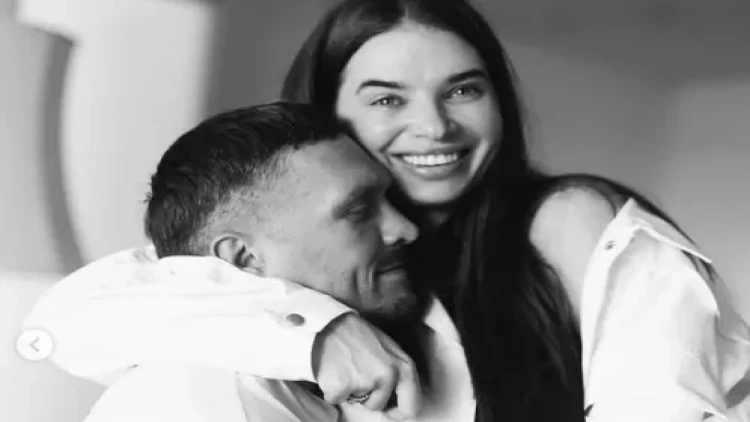 Usikin qələbəsinə yoldaşından duyğusal mesaj: “Çempionum, qəhrəmanım!”