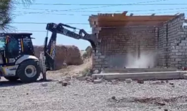 Füzulidə qanunsuz tikililər söküldü - VİDEO
