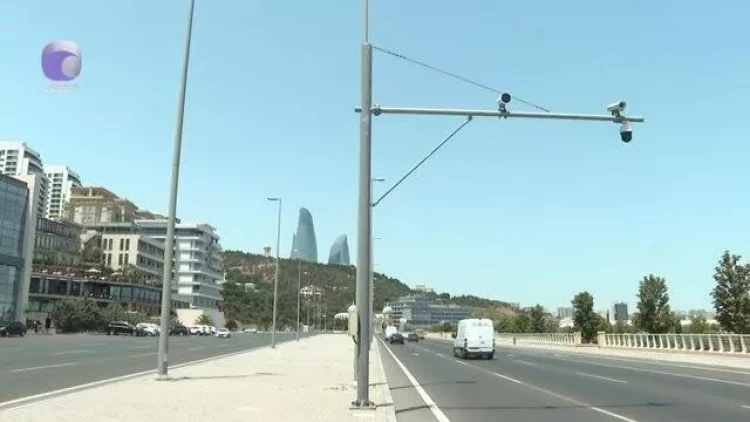 Sürücülər çaşqınlıq içində: Yolda yeni quraşdırılan qurğu nədir? - VİDEO