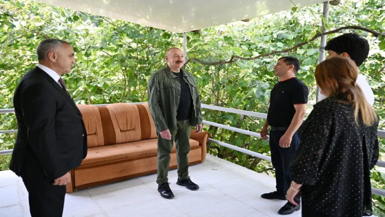 Prezident İlham Əliyev Xocalının Xanyurdu kəndində olub, kəndə köçən bir qrup sakinlə görüşüb - VİDEO - FOTO