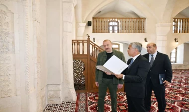 İlham Əliyev Ağdamın Qiyaslı kəndindəki tarixi məscidin binasının bərpadan sonra açılışında iştirak edib - VİDEO - FOTO