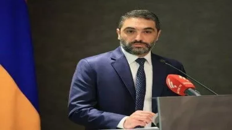 Ermənistanda nazir işdən çıxarıldı - FOTO