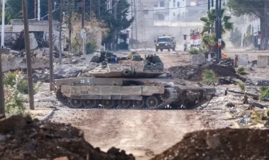 İsrail Suriyadakı tankları vurub