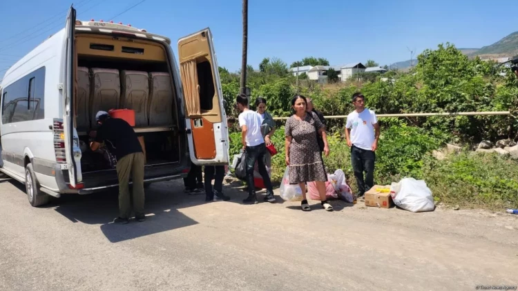Xocalıya yola salınan köç karvanı mənzil başına çatdı - evlərin açarları təqdim olundu - Yenilənib - FOTO