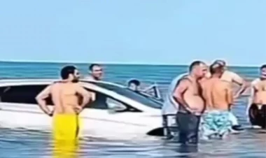 Maşını qadına sürməyə verdi, o da dənizə saldı - VİDEO