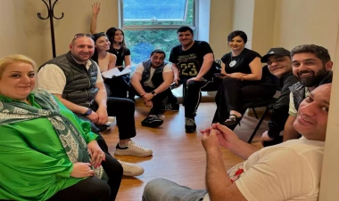 “Komedixana”nın aktrisasının ailəsində sevincli GÜN - FOTO