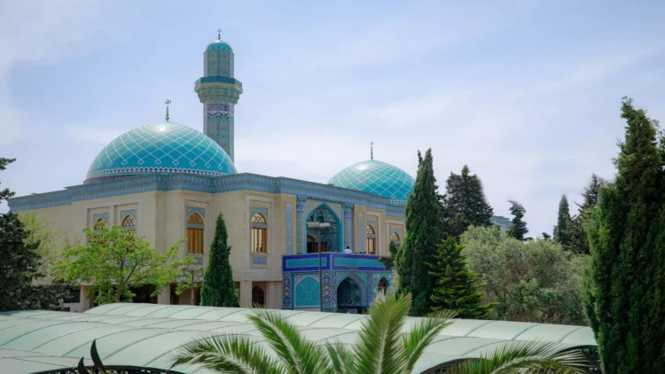 Ziyarətgahda “Məzarın üstünə pul atmayın” yazdılar - bu da NƏTİCƏ