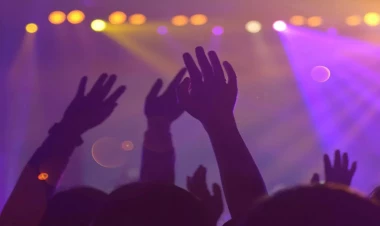 Eynəklə musiqi dinləmək mümkün olacaq