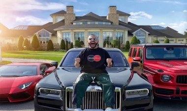 Geyimlərini kasıblara verəcək - FOTO