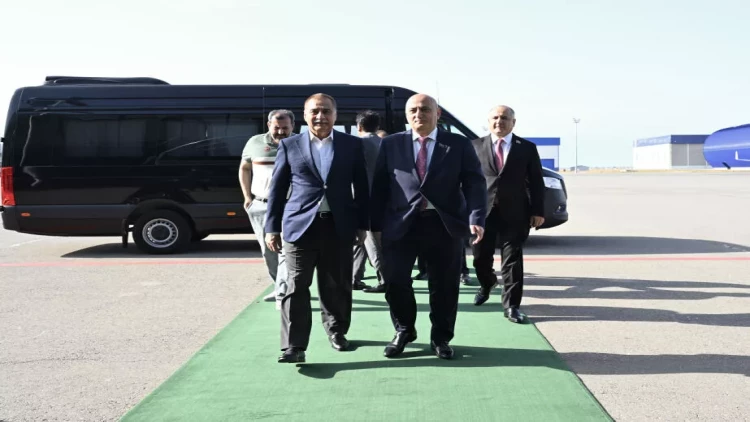 Pakistan Milli Assambleyasının sədri Azərbaycana rəsmi səfərə gəlib - FOTO