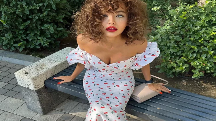 Azərbaycanlı model səmada təhlükəli anlar yaşadı - 