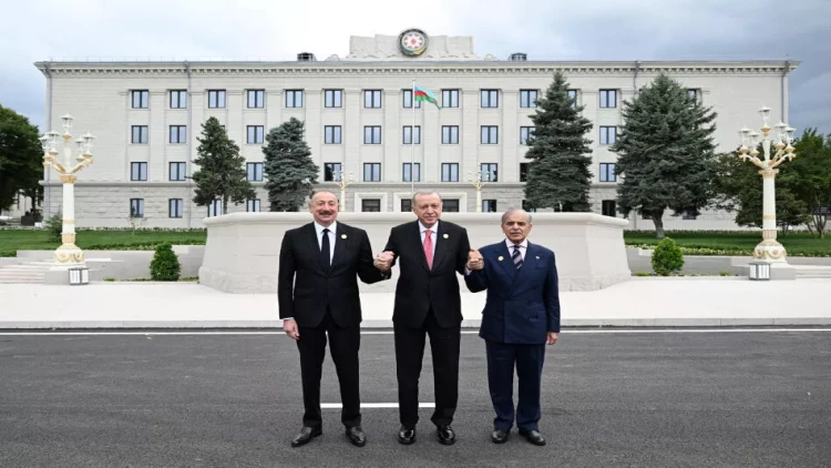 İlham Əliyevin Xankəndində Ərdoğan və Şahbaz Şəriflə səmimi söhbəti - VİDEO - FOTO