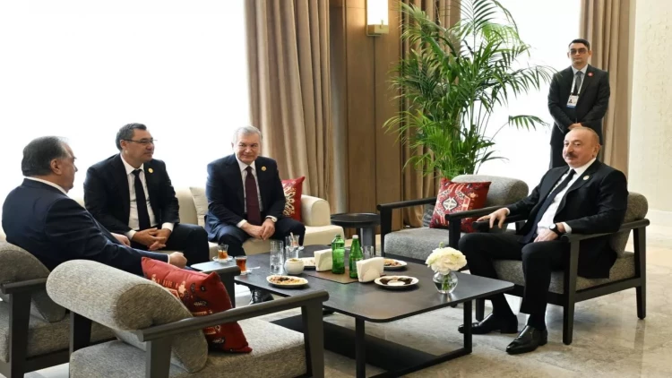 İƏT Zirvə görüşü çərçivəsində liderlər çay süfrəsində - VİDEO - FOTO