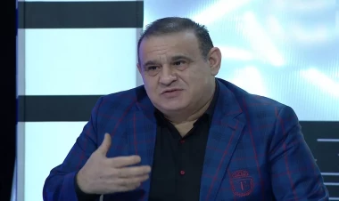 Tacir Şahmalıoğluna 80 minlik saat hədiyyə ediblər - VİDEO