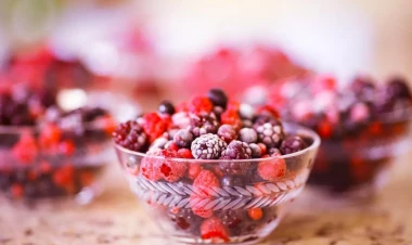 Qışda yemək üçün giləmeyvəni necə donduraq?