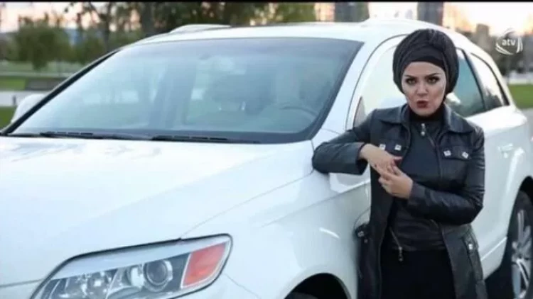 1 həftə əvvəl maşının üstünə DAŞ DÜŞMÜŞDÜ, indi də vurub qaçdılar - VİDEO