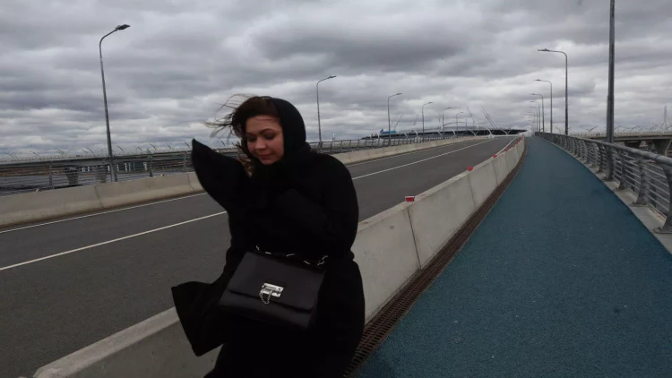 Temperatur aşağı düşür - Bakıda güclü külək əsəcək