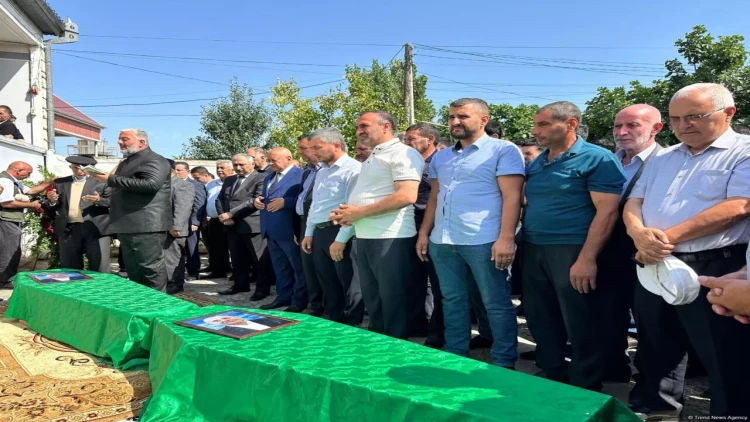 Rusiyada qətlə yetirilən qardaşlar dəfn edildi - YENİLƏNİB - FOTO