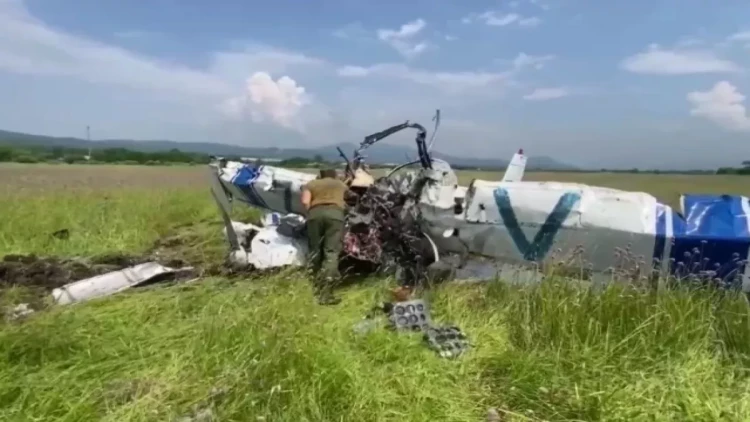 Rusiyada təyyarə qəzaya uğradı, pilot həlak oldu – FOTO