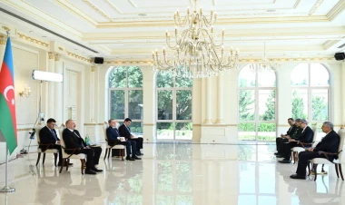 İlham Əliyev İranın Azərbaycanda yeni təyin olunmuş səfirinin etimadnaməsini qəbul edib - VİDEO - FOTO