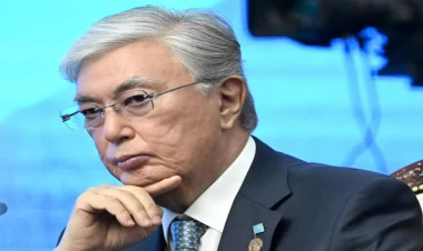 Tokayev: Bəzi siyasətçilər çıxışlarını yazmaq üçün ChatGPT-dən istifadə edir