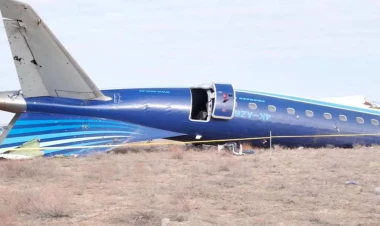 Aktauda AZAL-ın təyyarə qəzasında həlak olanların xatirəsinə abidə ucaldıldı