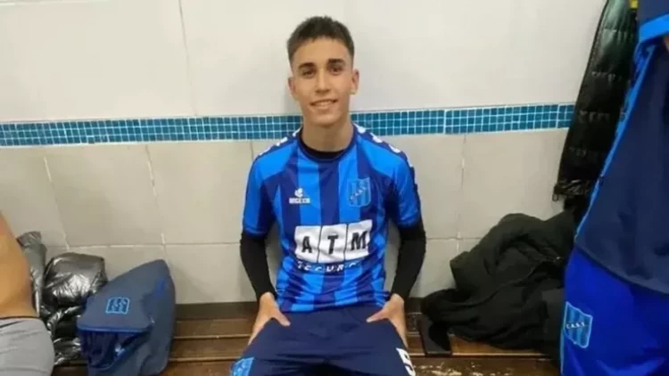 18 yaşlı futbolçu əməliyyatda öldü