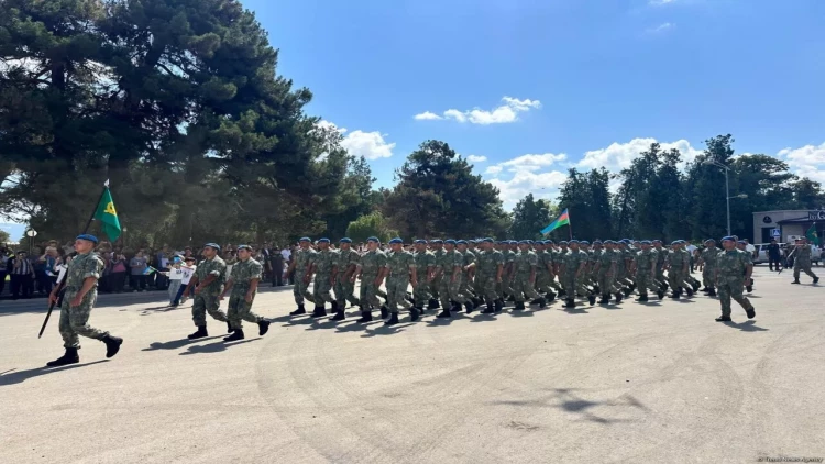 Xankəndidə Silahlı Qüvvələr Günü münasibətilə hərbçilərin yürüşü keçirilib - VİDEO - FOTO