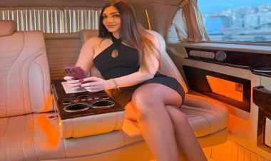 Azərbaycanlı müğənni hovuz görüntüsünü yaydı - VİDEO